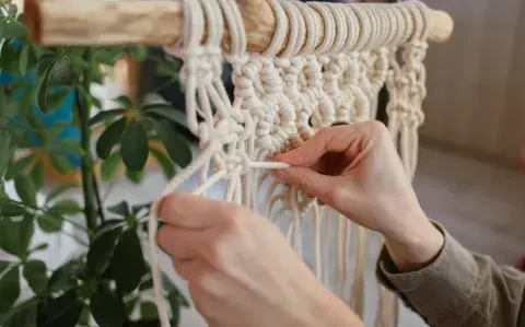 Tu primer colgante de macramé: la guía más fácil para principiantes