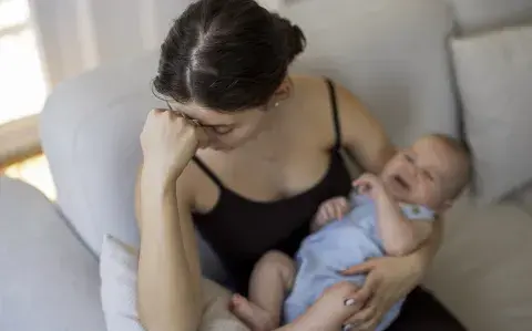 Cuidar la salud mental materna no debe ser una cuestión individual