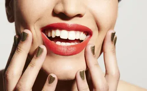 Tendencias 2026: labios full color, texturas sensoriales y acabados que transforman el makeup Tendencias 2026: labios full color, texturas sensoriales y acabados que transforman el makeup