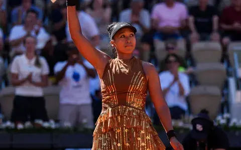 Naomi Osaka deslumbra con sus looks en Roland Garros Naomi Osaka deslumbra con sus looks en Roland Garros
