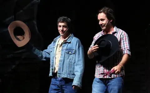 Benjamín Vicuña y Esteban Lamothe emocionaron en el estreno de "Secreto en la montaña"
