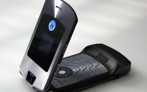 ¿Vuelve el Moto Razr?