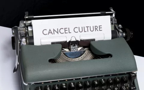 Qué es la cultura de la cancelación y qué significa estar “cancelado”