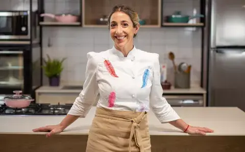 Después del diagnóstico de sus hijas, empezó a investigar sobre el tema y hoy tiene un programa de cocina en la tele