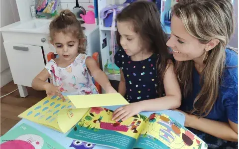 Es abogada y creó una serie de cuentos infantiles sobre derechos de los niños