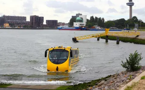 Cinco originales sistemas de transporte, de Italia a Chile