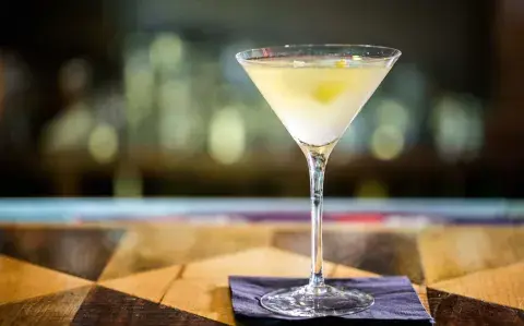 Paso a paso para preparar un Perfect Martini