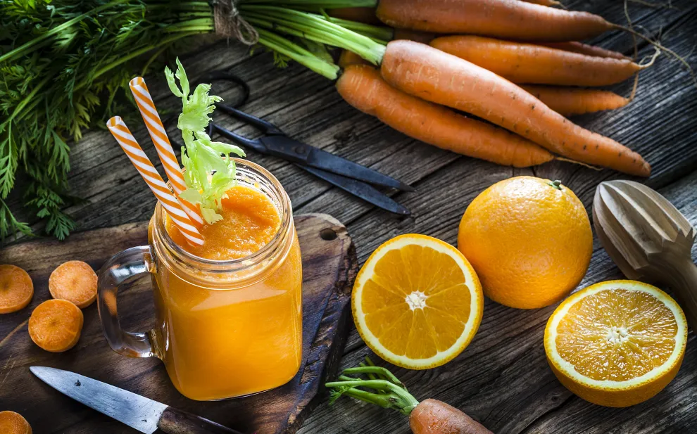 Jugo de zanahoria, la bebida tendencia: estos son los beneficios de tomarlo todos los días