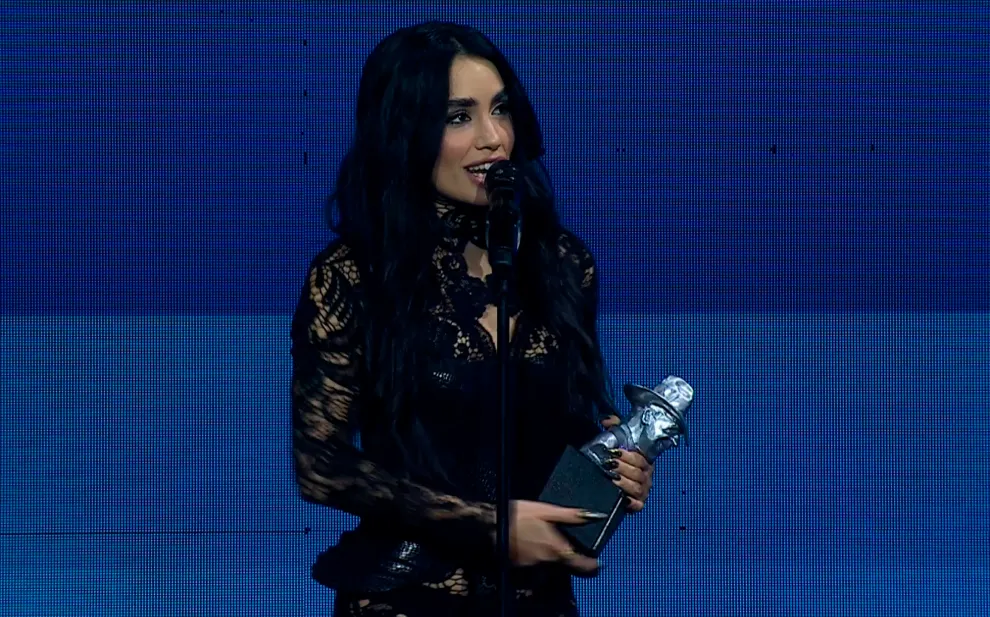 Lali dando su conmovedor discurso en los Premios Gardel 2024.