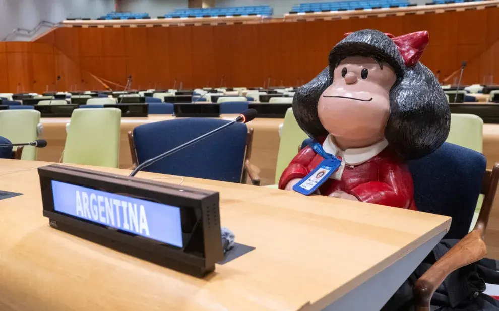 Mafalda, intérprete en la ONU.