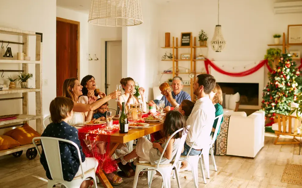 Familia celebrando navidad