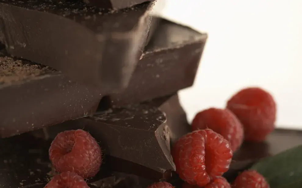 Frambuesas y chocolate negro