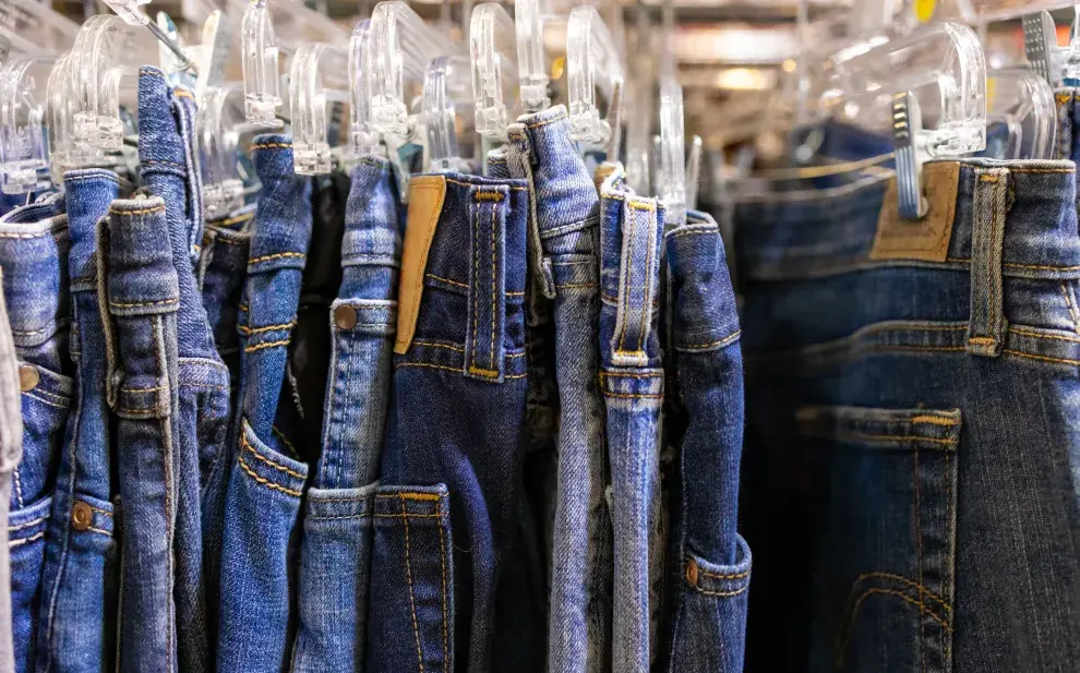 El jeans es un clásico que no pasa de moda pero, este invierno, hay un modelo que se impone. 