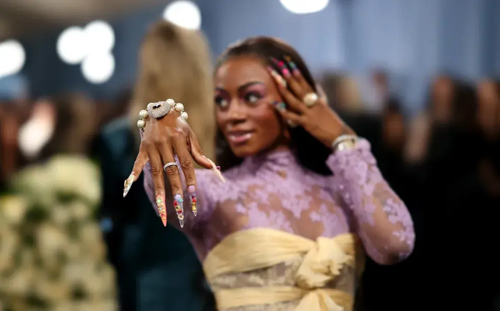 Sha'Carri Richardson, diseñadora de moda, lució unas uñas super originales y divertidas. 
