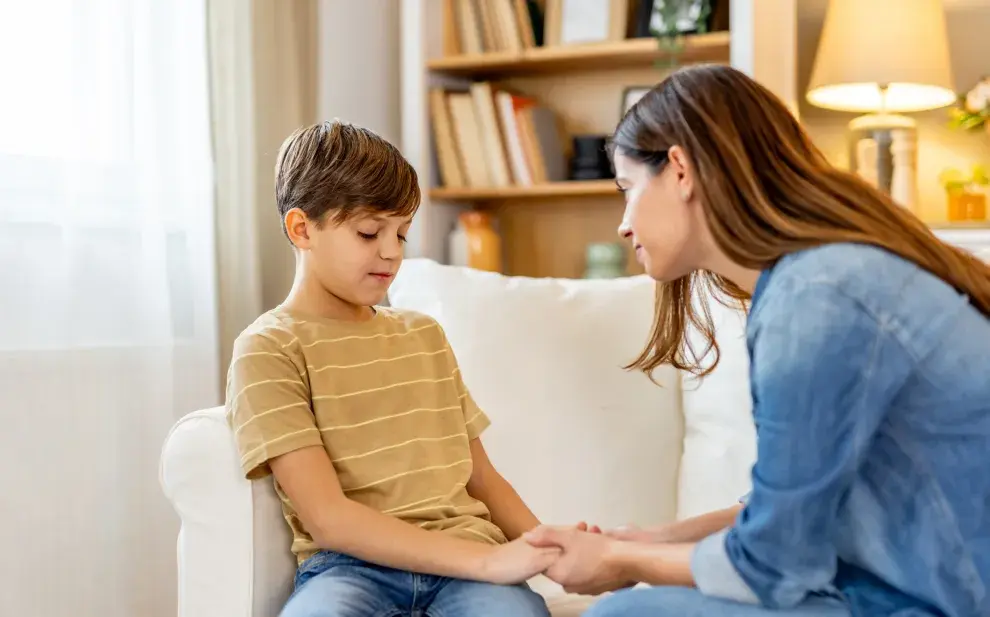 ¿Cómo hablarle de la muerte a un niño? Una psicóloga explica por qué el silencio no ayuda