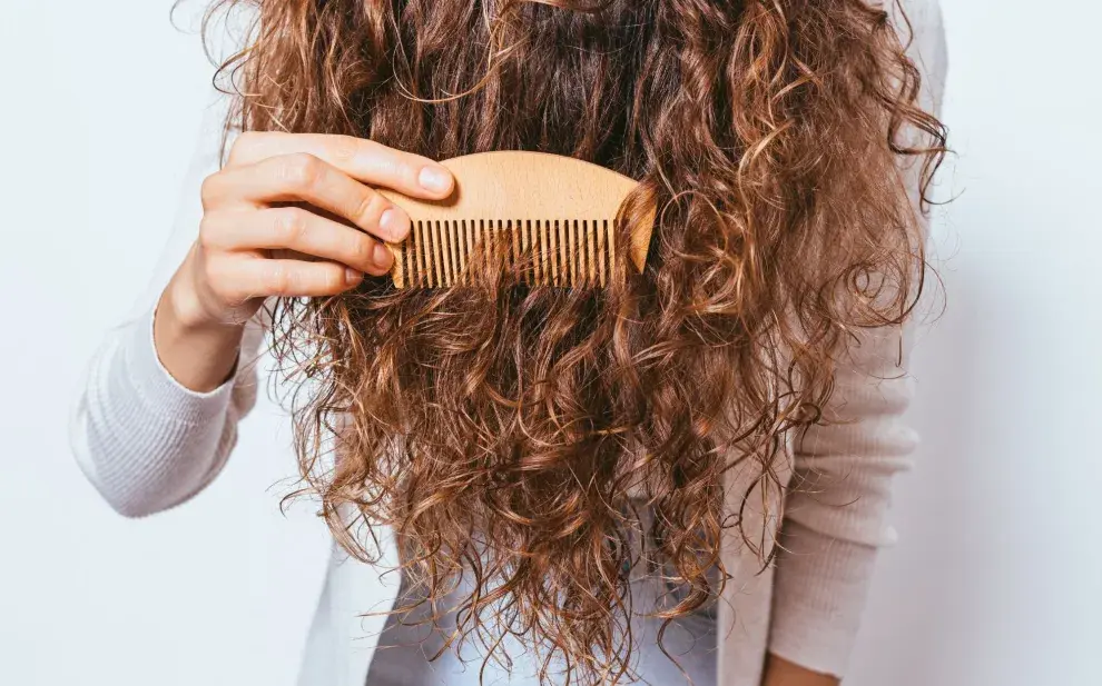 Peinados para día de lluvia: 3 ideas para controlar el frizz Peinados para día de lluvia: 3 ideas para controlar el frizz