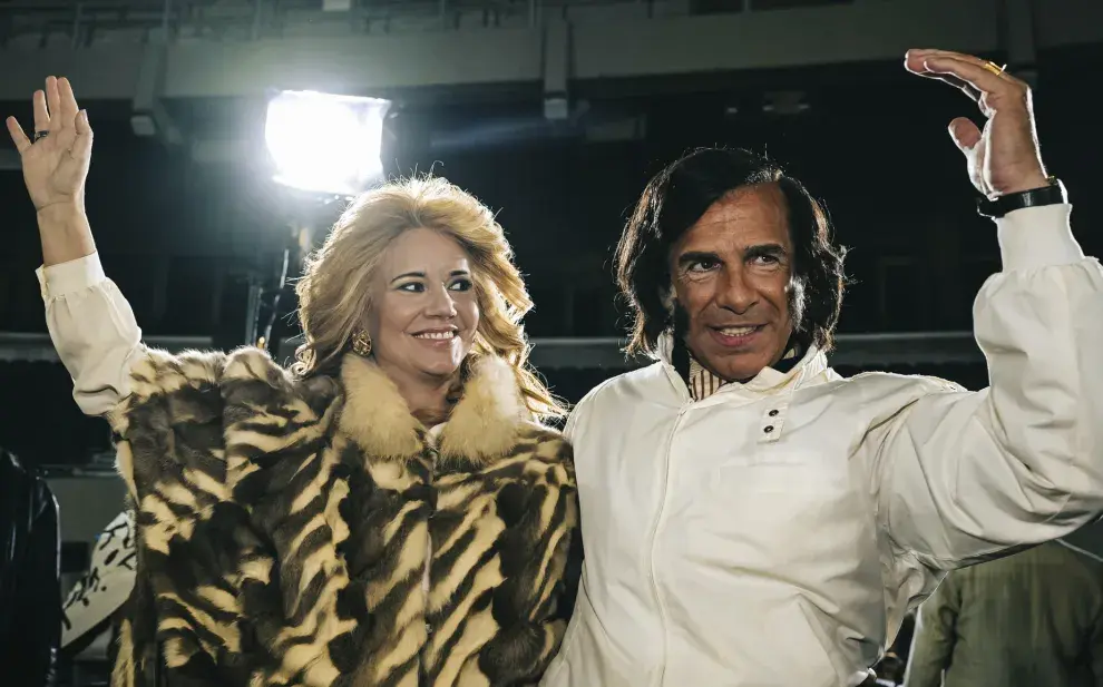 Griselda Siciliani como Zulema Yoma y Leonardo Sbaraglia como Carlos Menem en la serie de Prime Video.