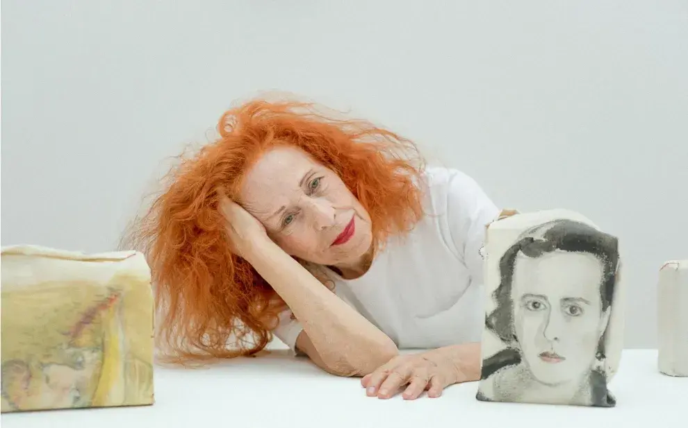 Delia Cancela vuelve a exponer, con obra nueva.