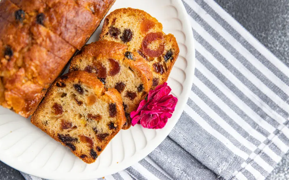 Budín navideño con frutas abrillantadas