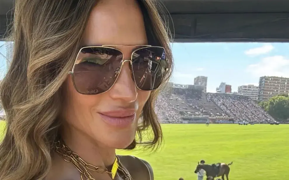 María Vázquez dijo presente en el Abierto Argentino de Polo con un look lencero 