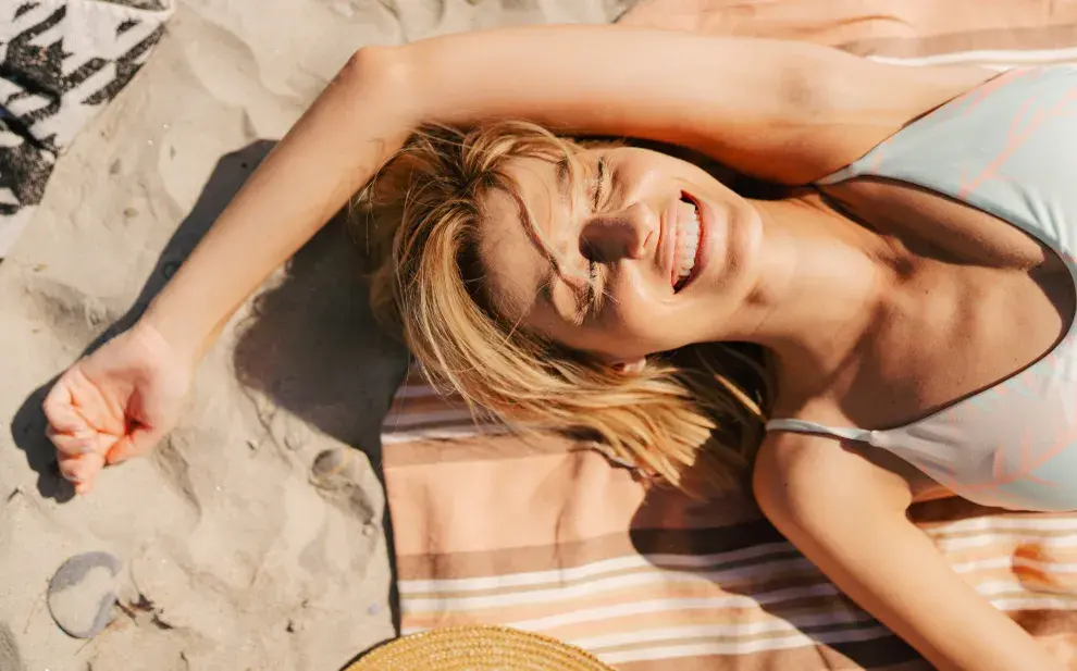 Llega el verano: cómo broncearse sin poner en riesgo la piel.
