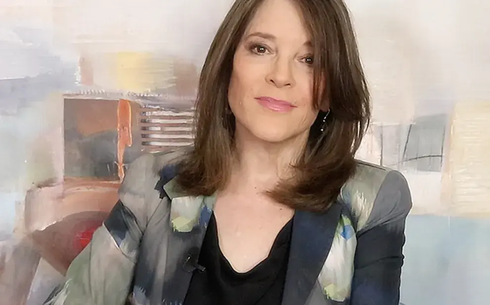 Marianne Williamson habla sobre el vínculo entre amor y el liderazgo cosciente