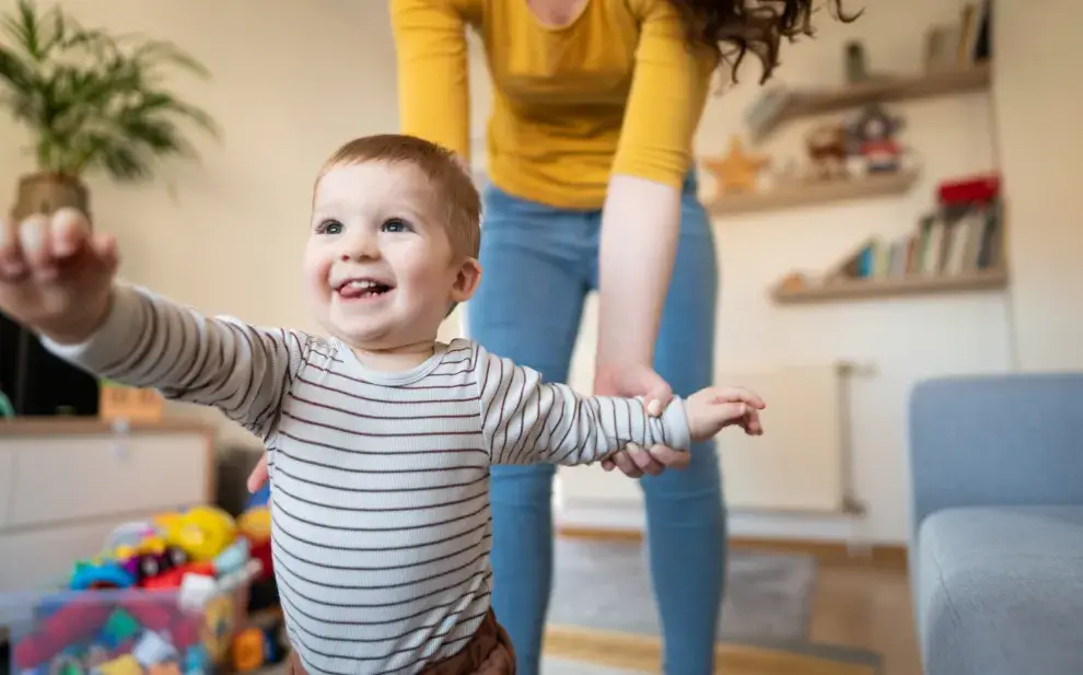 La estimulación en los bebés: por qué menos es más en su desarrollo