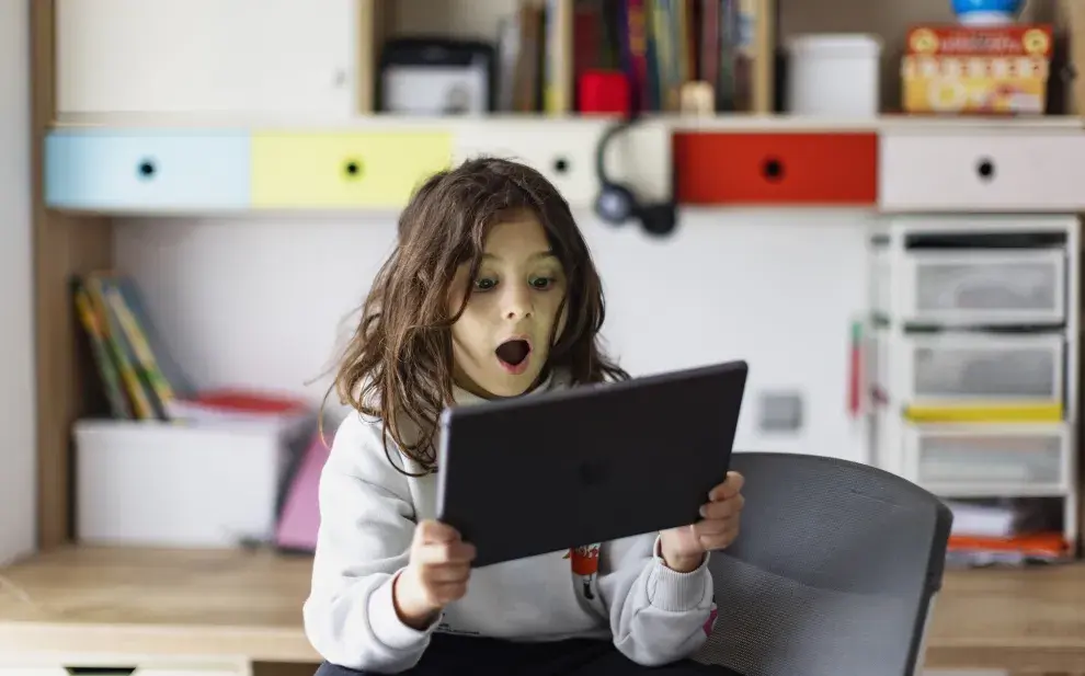 IA en casa: una guía para que las familias acompañen su uso