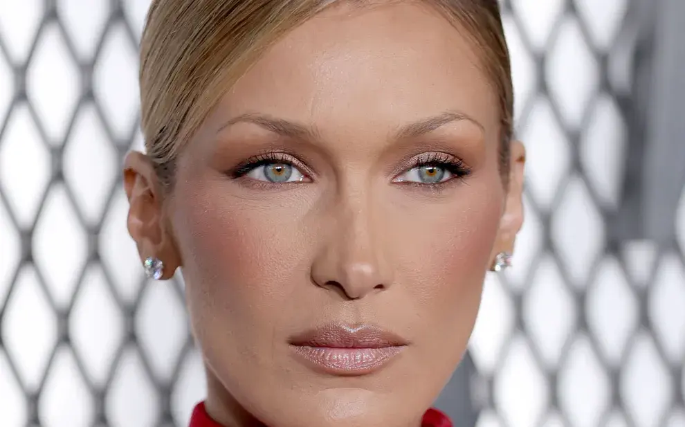 La alfombra roja del estreno de The Beauty se convirtió en una pasarela de contrastes, donde el impacto dramático y la elegancia atemporal convivieron en perfecta armonía