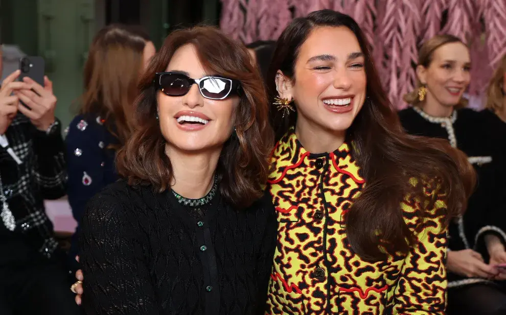 De Penélope Cruz a Dua Lipa: los looks de las celebrities en los primeros desfiles de París Fashion Week