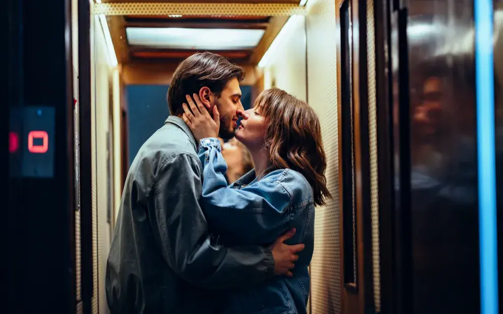 Chatear, salida, situationship, chongueo: los términos de las relaciones amorosas modernas.