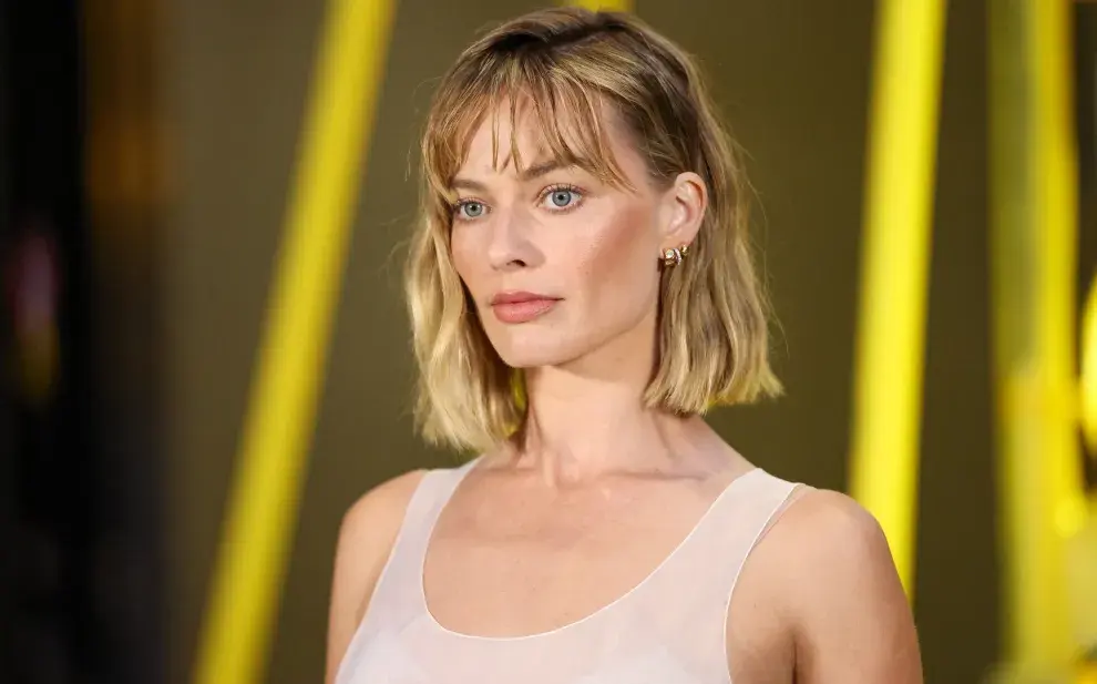 Margot Robbie lució un look boho chic: ¿cómo llevarlo y qué prendas necesitás?