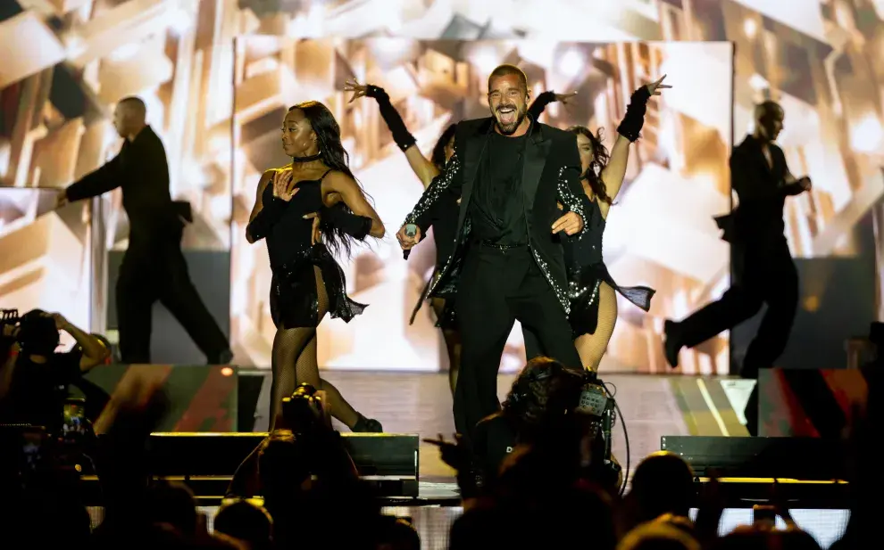 Ricky Martin y sus bailarines en el escenario del Campo de Polo.