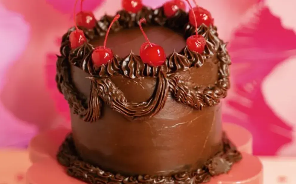 Adiós al bizcochuelo de chocolate clásico: receta de la torta Matilda ideal para merendar con chicos