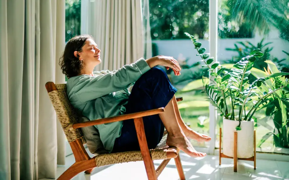 Slow living: qué significa vivir más despacio y por qué cada vez más mujeres lo eligen.