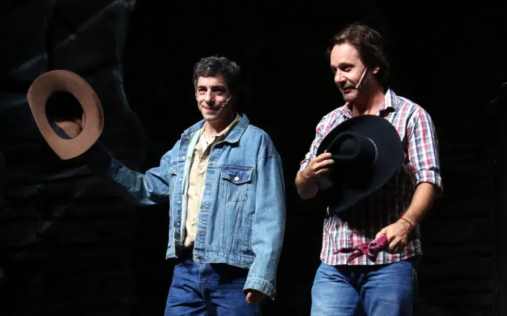 Benjamín Vicuña y Esteban Lamothe emocionaron en el estreno de "Secreto en la montaña"