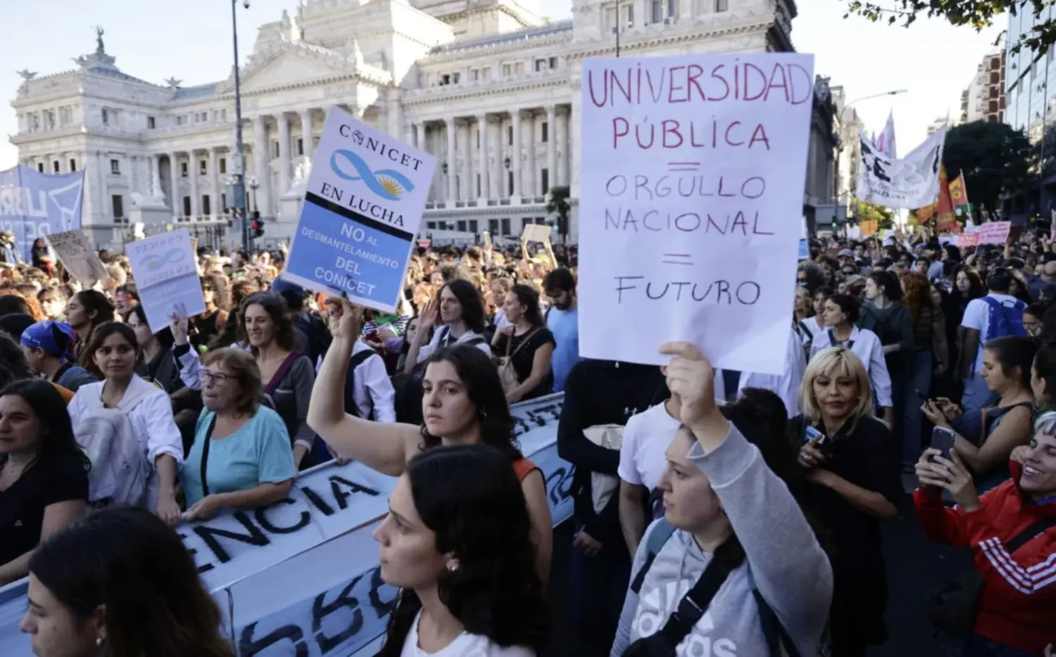 En defensa de la educación pública: los principales logros de la universidad