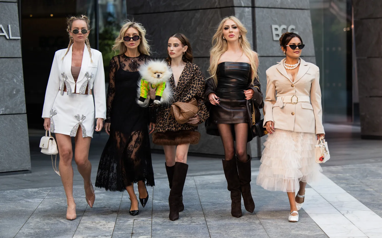 New York Fashion Week: los 11 mejores looks de street style con las tendencias que vienen