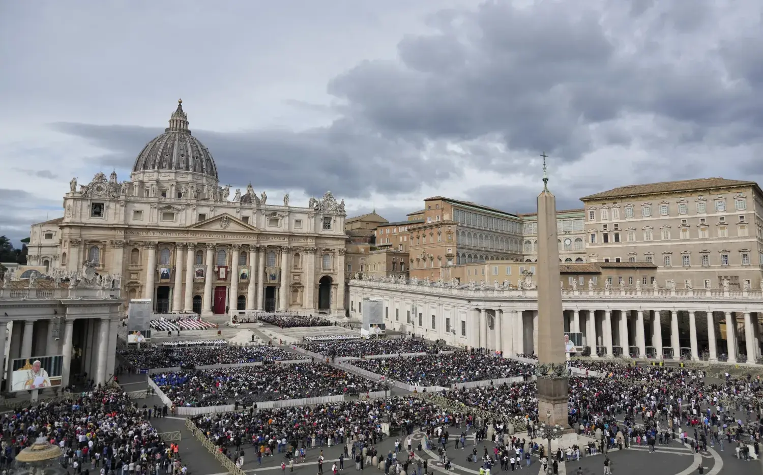 Furor por viajar a Roma para despedir al papa Francisco: se multiplicaron por 20 en pocas horas