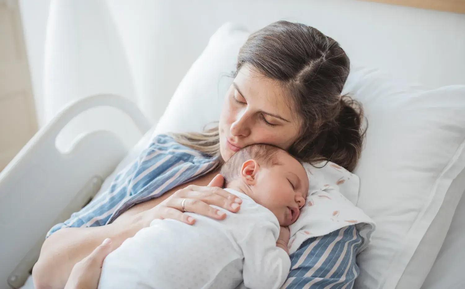 La misión imposible de dejar acostado a tu bebé: ¿por qué ocurre? La misión imposible de dejar acostado a tu bebé: ¿por qué ocurre?
