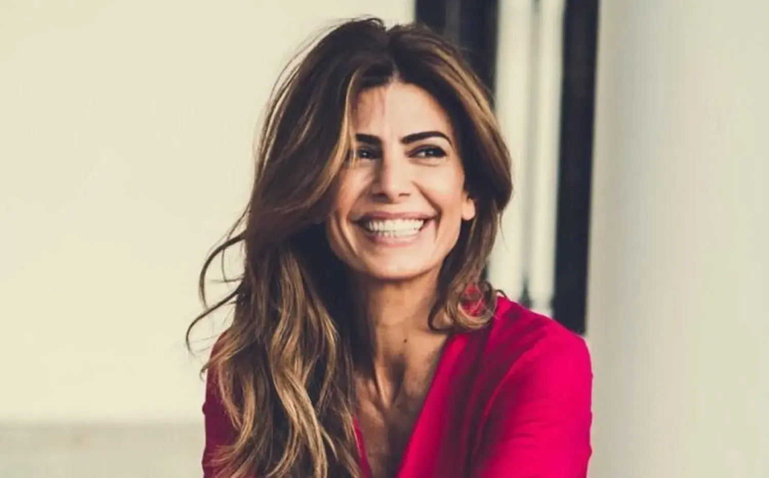 El vestido rojo de Juliana Awada que es ideal para un look de Navidad El vestido rojo de Juliana Awada que es ideal para un look de Navidad