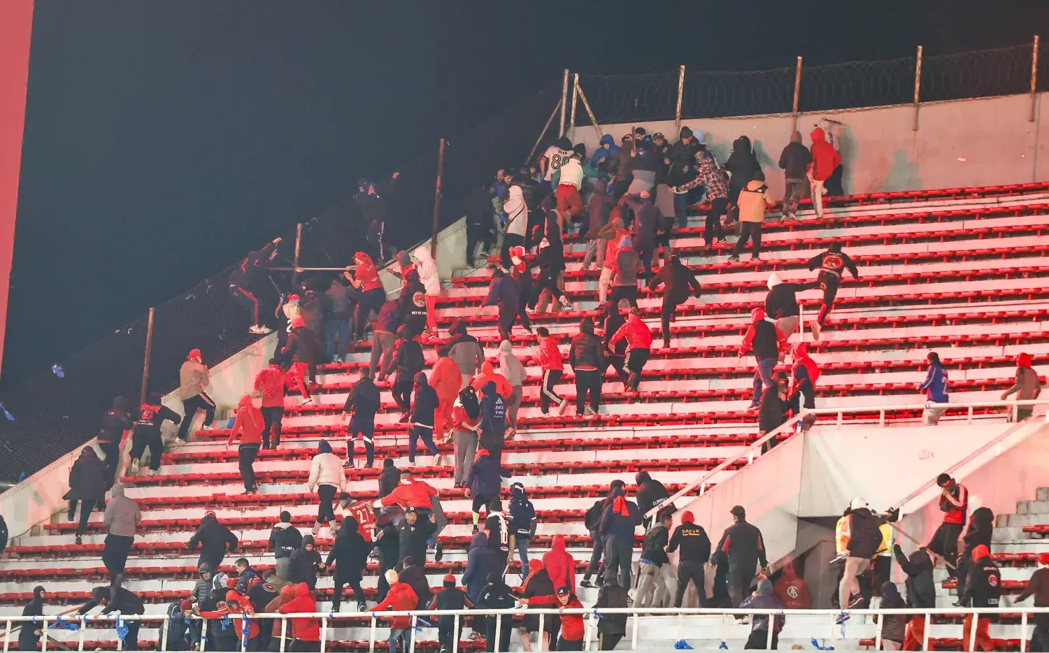 Violencia en Independiente vs. U. de Chile: "La pasión no mata; el machismo, sí" Violencia en Independiente vs. U. de Chile: "La pasión no mata; el machismo, sí"