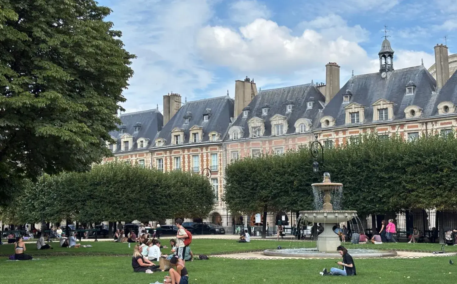 Le Marais: el barrio de moda con ambiente de pueblo queseduce a todos