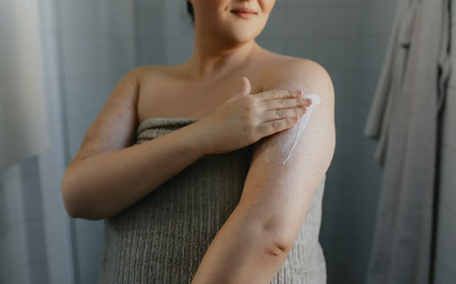 Ácido salicílico: la respuesta definitiva para mejorar el aspecto de la “piel de gallina”