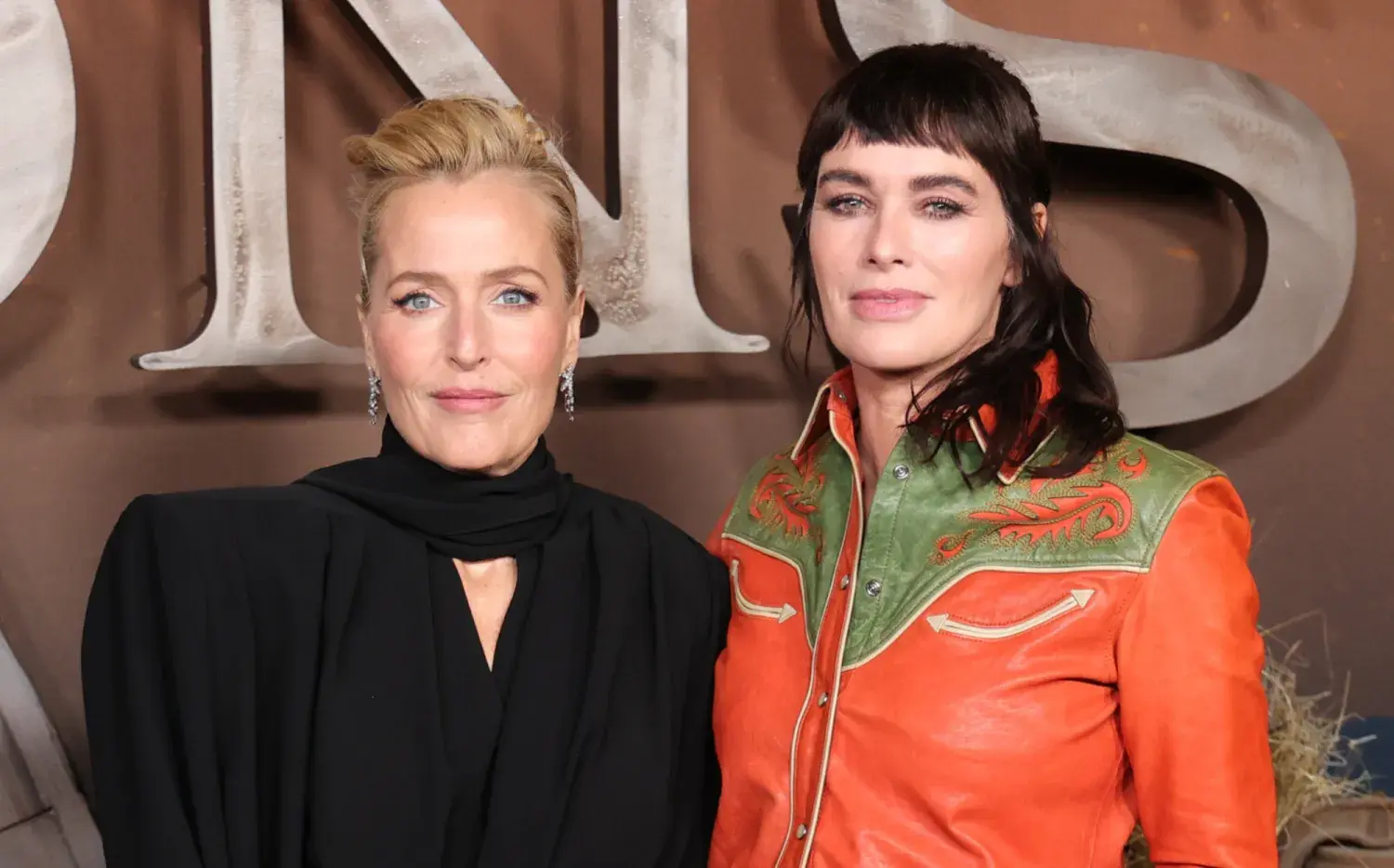 Gillian Anderson y Lena Headey se enfrentan en la nueva serie furor de Netflix