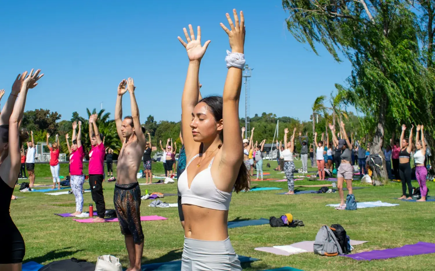 Desde un festival gratuito de yoga a un retiro en Brasil: planes para reconectar con cuerpo y mente