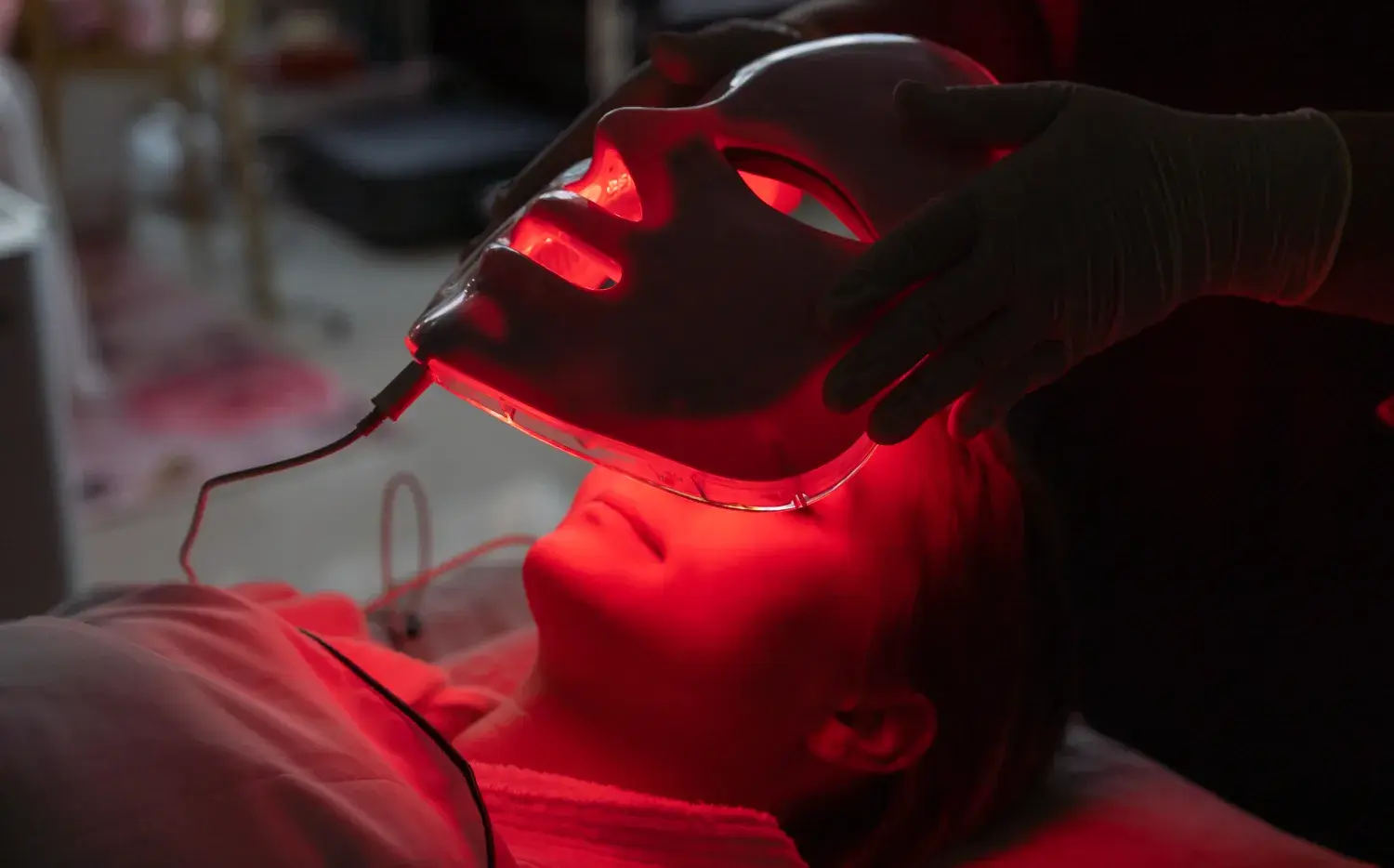 Máscaras LED en casa: la tendencia viral de skincare y qué tenés que saber antes de usarla