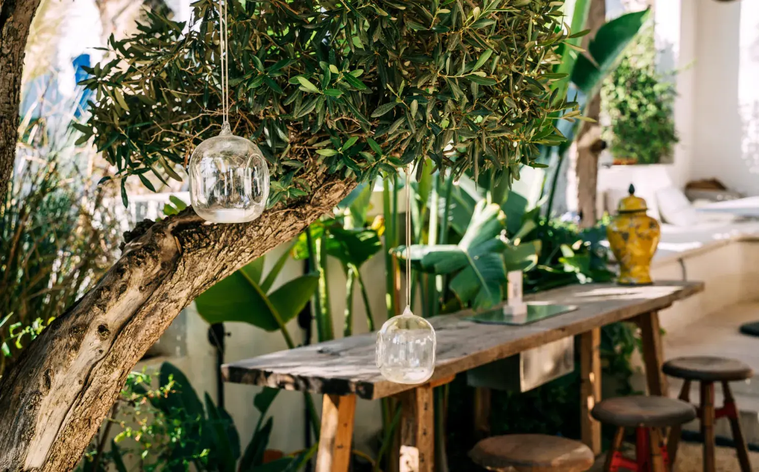 Transformá tu patio este otoño 2026: estilo biofílico y rincones refugio