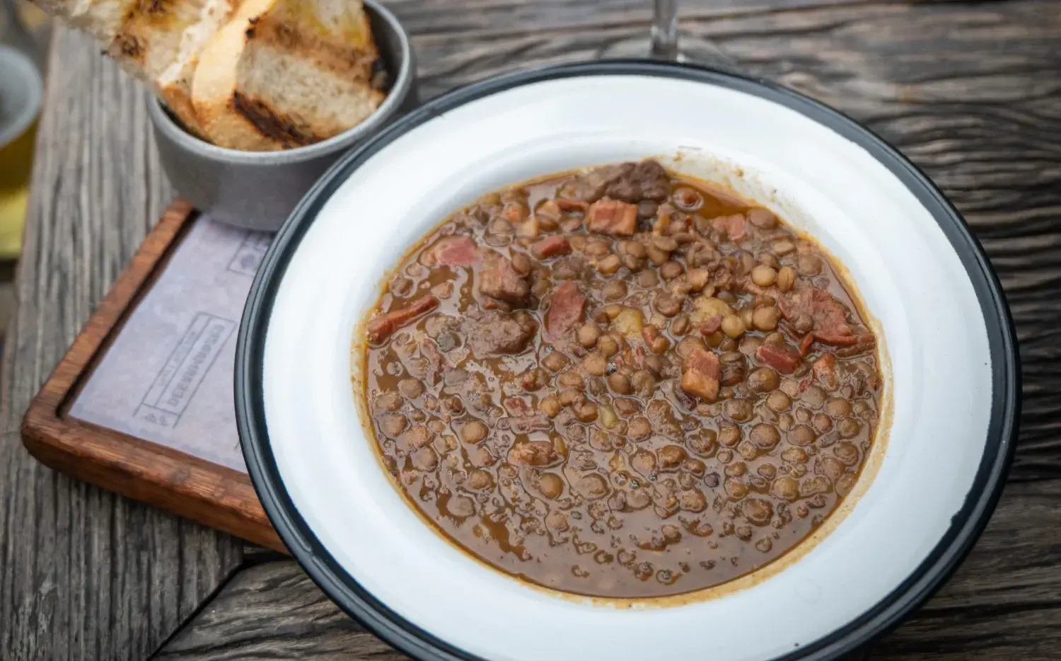 Guiso de lentejas: la receta perfecta para hacer un clásico bien sabroso en casa