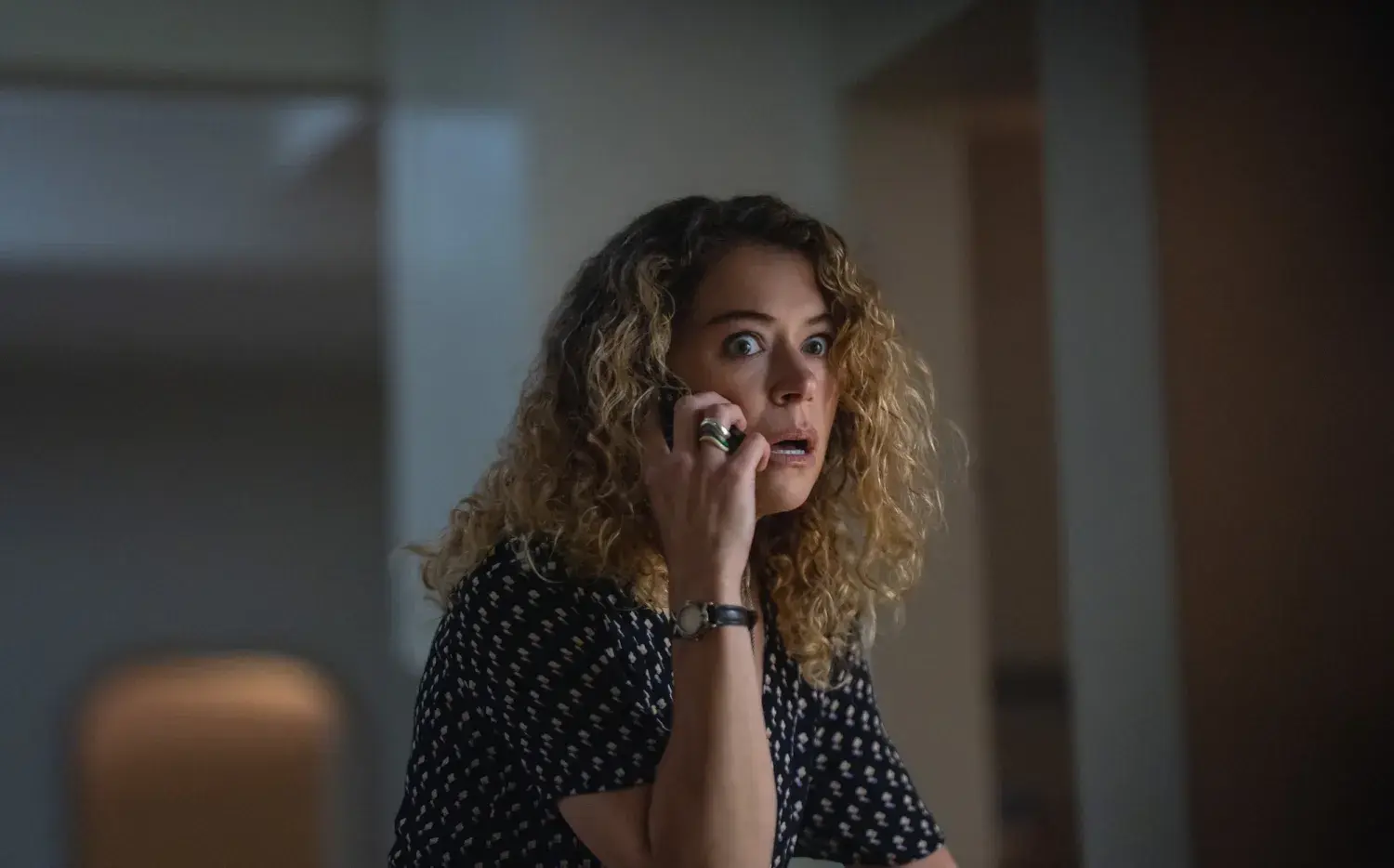 Maximum Pleasure Guaranteed: Tatiana Maslany vuelve a brillar con una serie súper atrapante